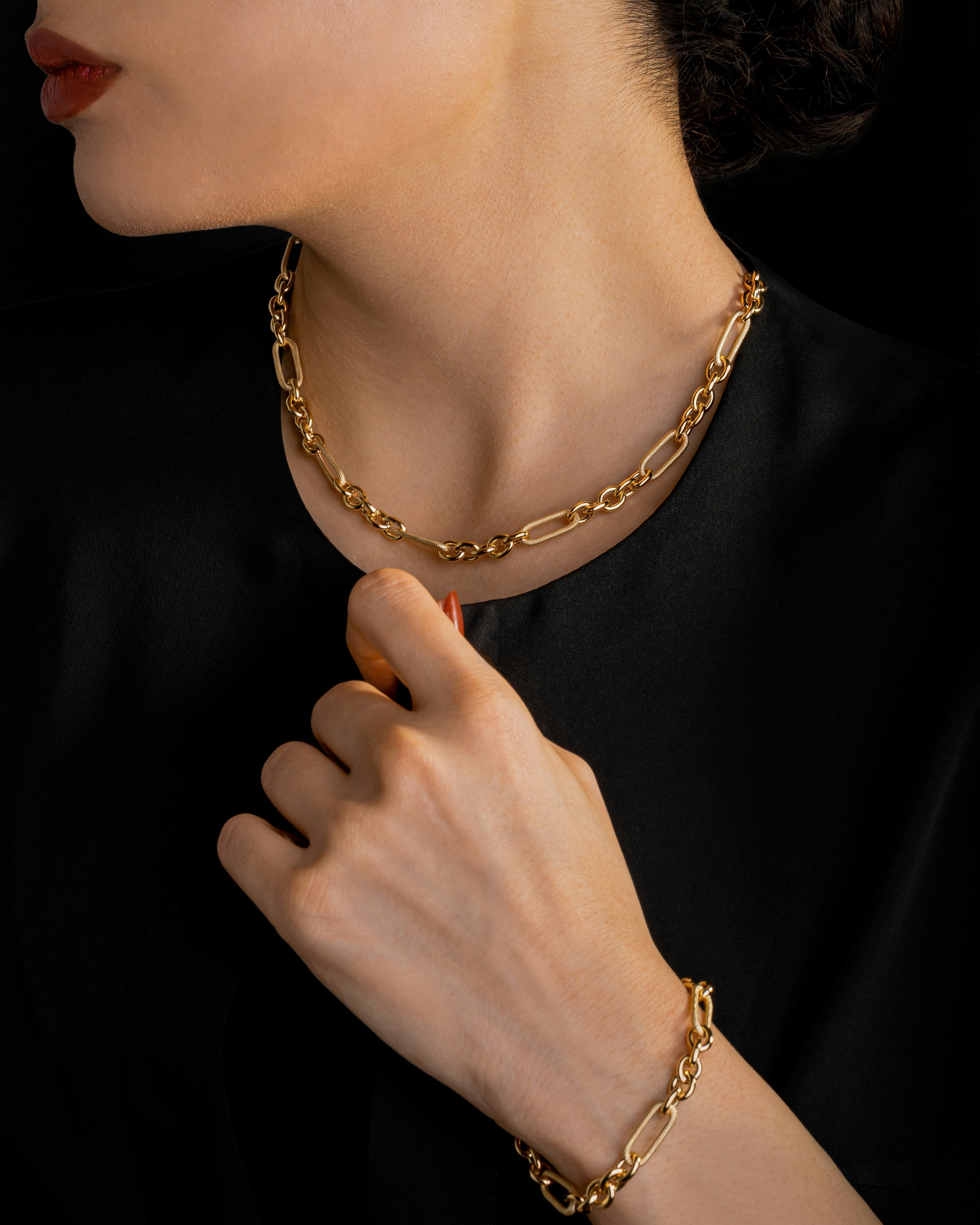 The Art of Sculptural Jewelry: Why Organic Shapes Are the Future of Luxury Fashion